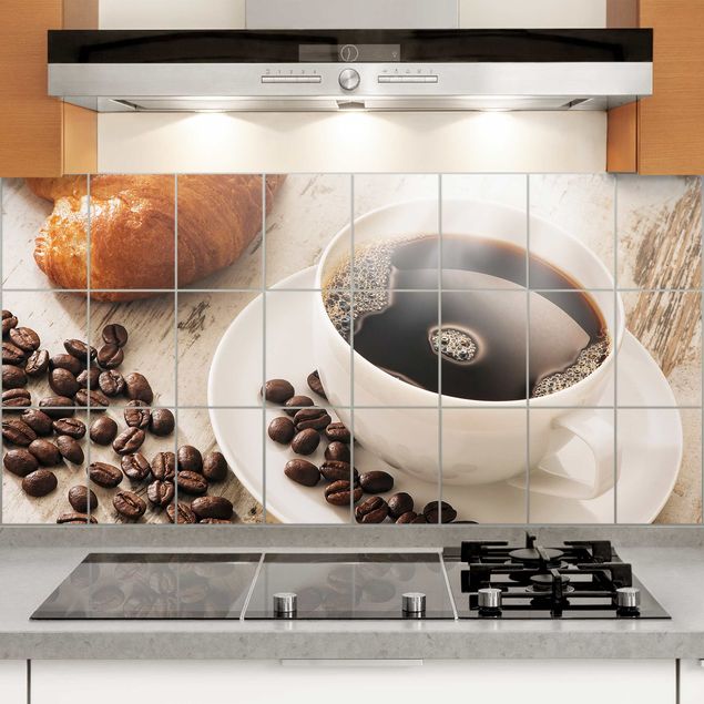 decoraçao para parede de cozinha Steaming coffee cup with coffee beans