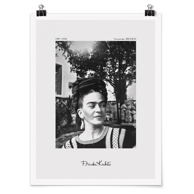 Quadros preto e branco Frida Kahlo Photograph Portrait In The Garden