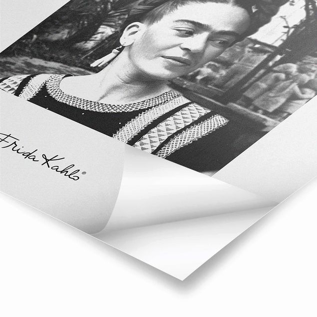 Posters Frida Kahlo Photograph Portrait In The Garden