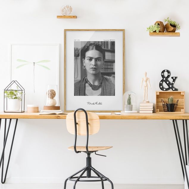 Quadros famosos Frida Kahlo Photograph Portrait In The House