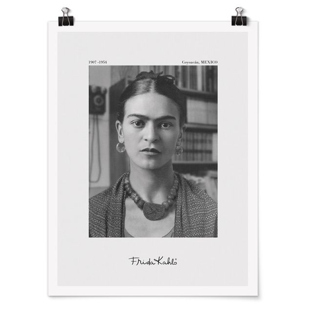 quadros preto e branco para decoração Frida Kahlo Photograph Portrait In The House
