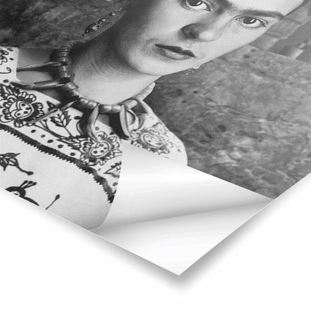 posters decorativos Frida Kahlo Photograph Portrait With Cacti