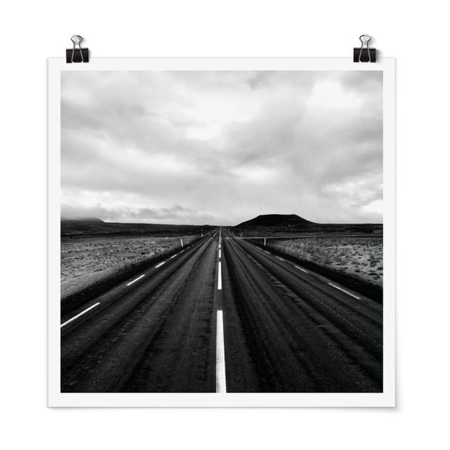 Posters paisagens Straight Road In Iceland
