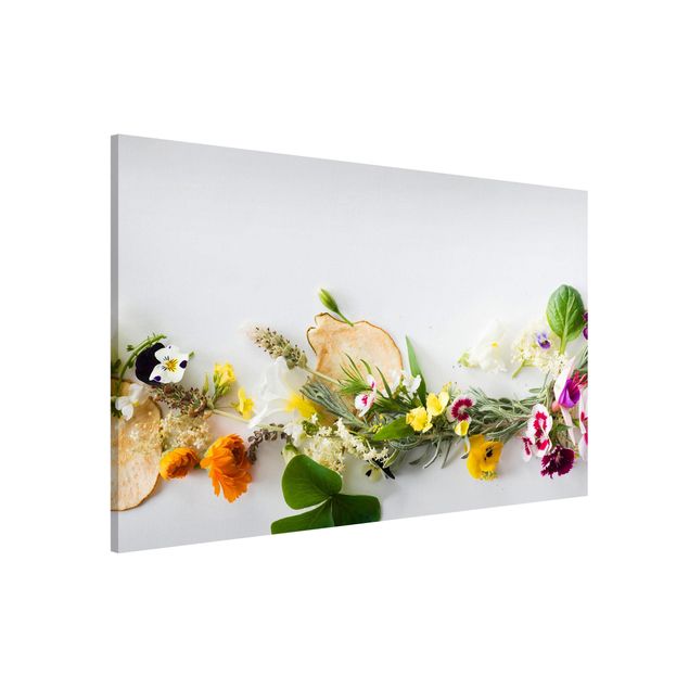 decoraçao para parede de cozinha Fresh Herbs With Edible Flowers