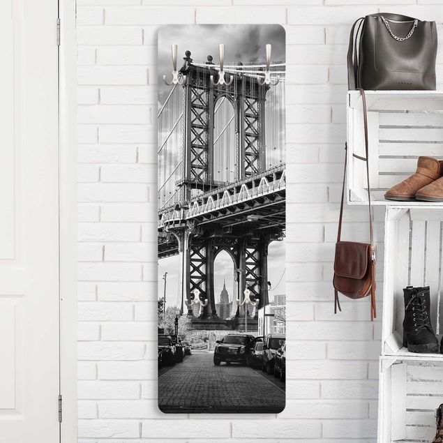Cabides de parede em preto e branco Manhattan Bridge In America