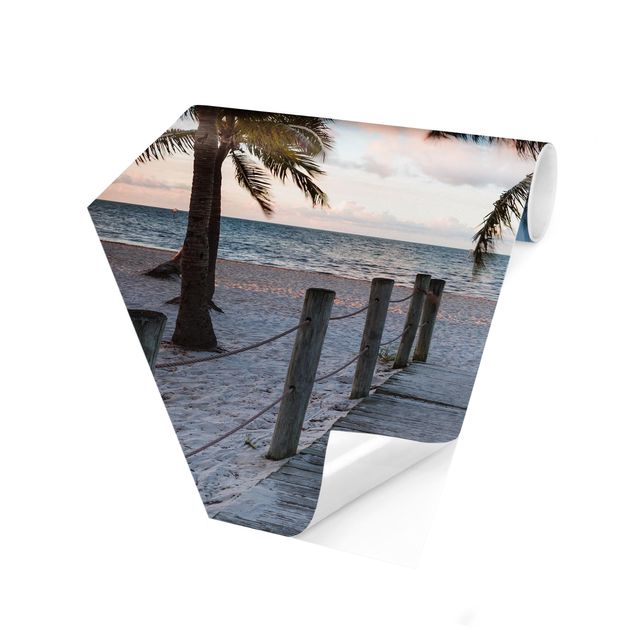 papel de parede com paisagem Palm Trees At Boardwalk To The Ocean