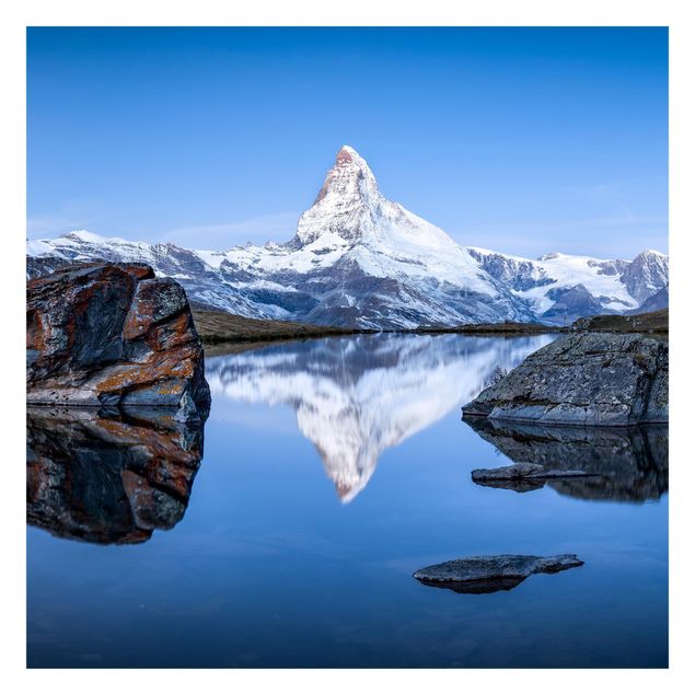 papel de parede com azul Stellisee Lake In Front Of The Matterhorn