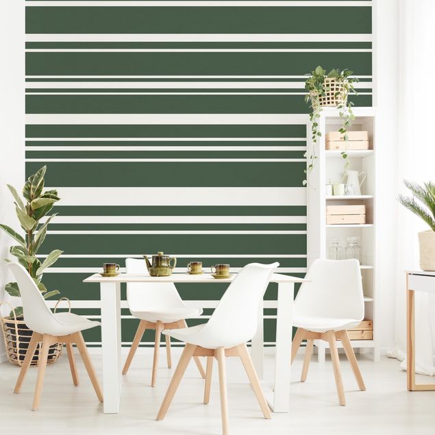papel de parede moderno Stripes On Green Backdrop