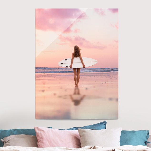 Quadros paisagens Surfer Girl With Board At Sunset