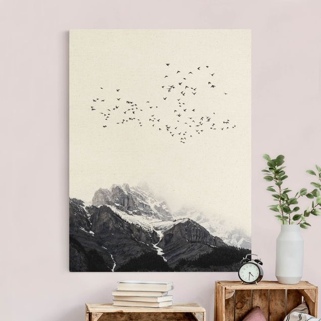 Telas decorativas aves Flock Of Birds In Front Of Mountains Black And White
